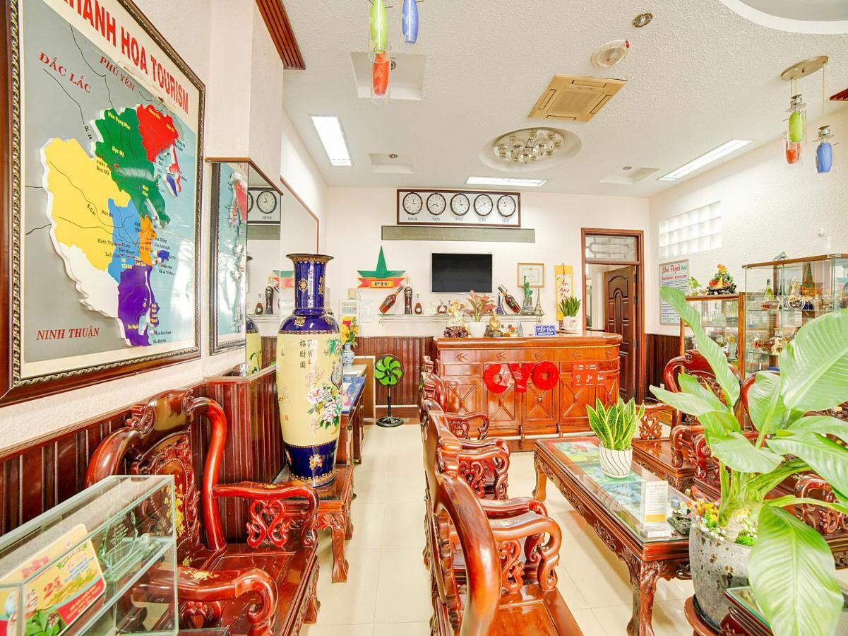 ホテル Oyo 563 フー ティン ニャチャン エクステリア 写真